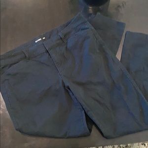Old Navy Black Pixie Pants size 8